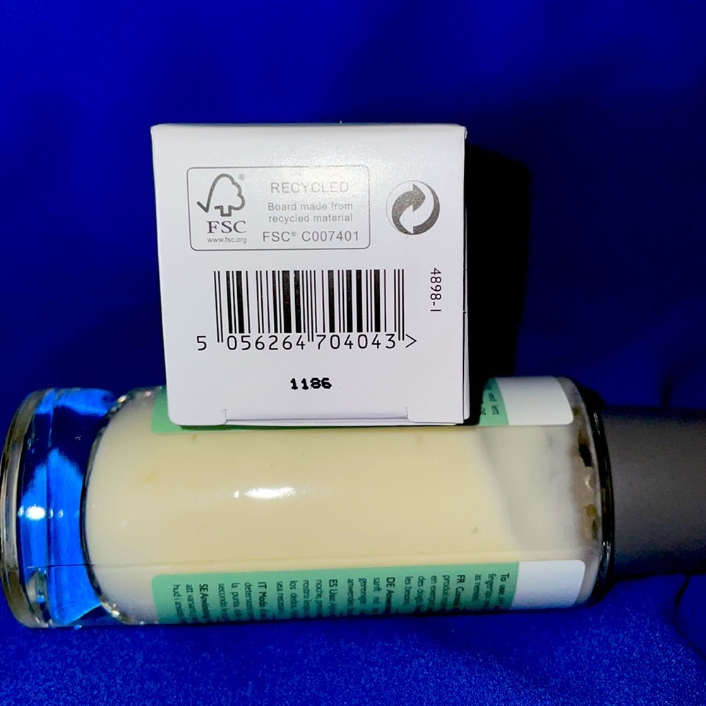 REN CLEAN SKINCARE Evercalm™ Redness Relief Serum - Picture 3 of 3